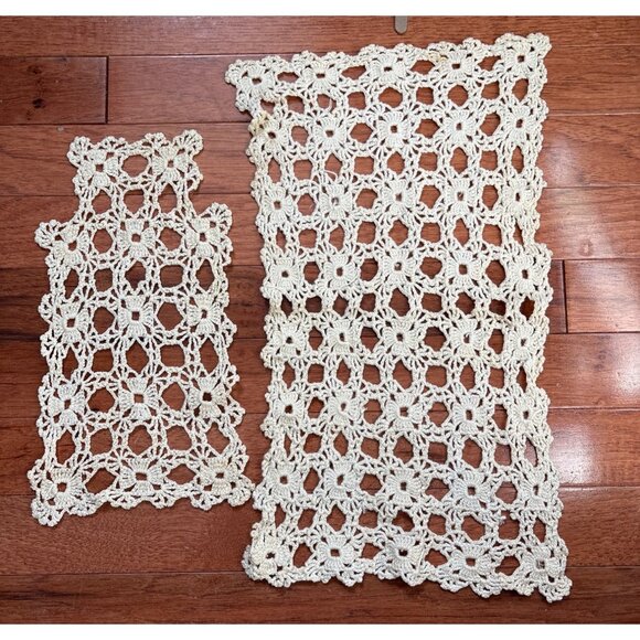 Vintage Handcrafted Crochet Lace Doily Set - Picture 4 of 8